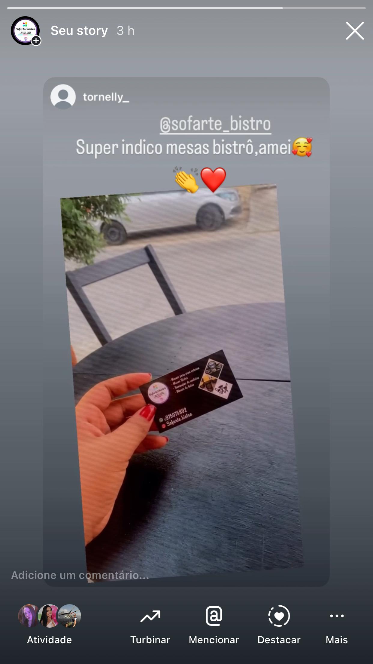 Cliente Satisfeito com Móveis Sof'Arte em Casa